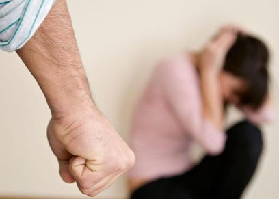 تمنع المرأة عن زوجها