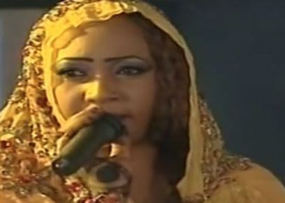 الاعتداء بالضرب علي فنانة سودانية بعد انتهاء حفلها