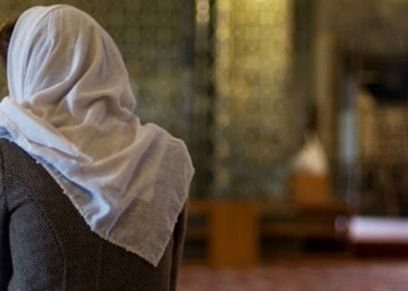 صلاة المرأة- تعبيرية