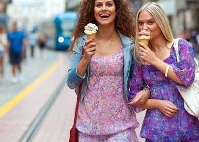 أكل المرأة في الشارع