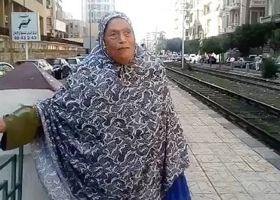 الحاجة عزيزة