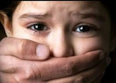 سائق توكتوك يعتدي على معاقة تحت تهديد السلاح..