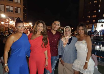 فريق عمل مسلسل حواديت الشانزليزيه