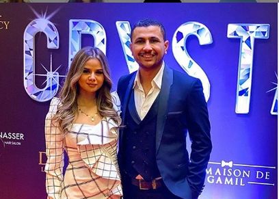 الفنانة منة عرفة وعلي غزلان