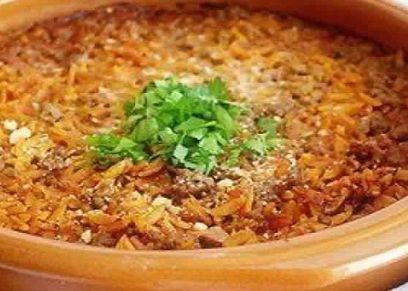 طاجن لسان عصفور باللحمة