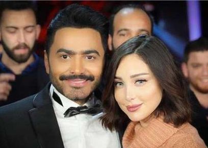 تامر حسني وزوجته