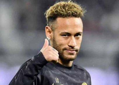 نيمار لاعب فريق باريس سان جرمان الفرنسي