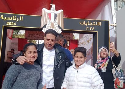 تواجد مميز للأطفال أمام لجان الإنتخابات بالتجمع