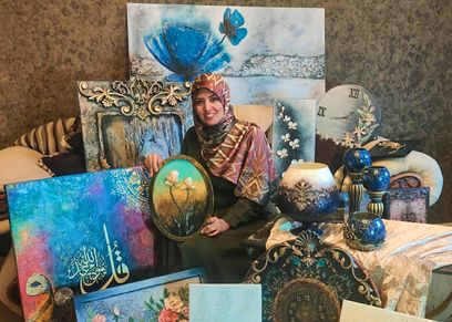 وصلت للعالمية من الخشب والزجاج..«رحاب» فنانة بدرجة أم: تغلبت على مرضي وبصدر لأوروبا منتجاتي