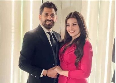 الطبيب كيرلس القمص وخطيبته جينيفار