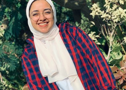 «منة» أصغر مشاركة في مسابقة تبسيط العلوم