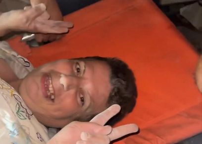إنقاذ مسنة صماء من أسفل أنقاض كنيسة الروم الأرثوذكس
