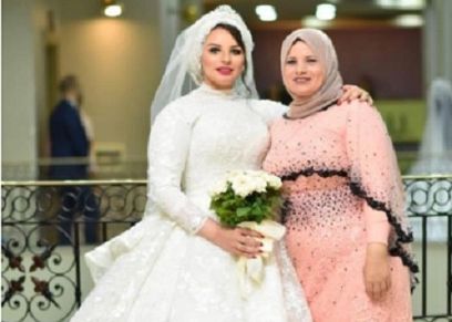 الطبيبة ياسمين ووالدتها