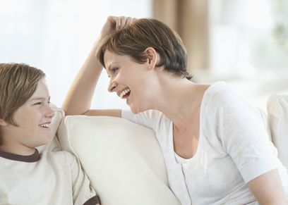 5 طرق لحماية ابنك من السير في طريق الإدمان