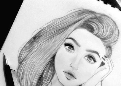 منة الله.. تهوى رسم شخصيات بنات من خيالها وتخطط لرسم شخصيتها بتفاصيل يومها