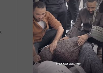 وداع مؤثر لأم بعد استشهاد نجلها