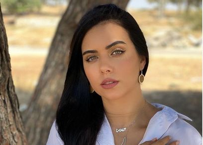 الإعلامية عزة زعرور
