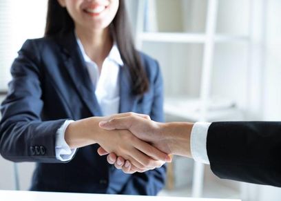 إتيكيت التعامل مع المرأة - تعبيرية