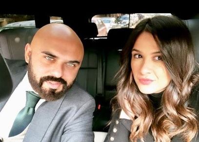 ياسمين عبد العزيز تنشر صورة بصحبة أحمد صلاح حسنى