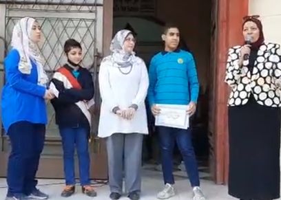 تكريم الطالب من المدرسة