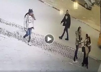 فلسطينية تعتدي على يابانيتين
