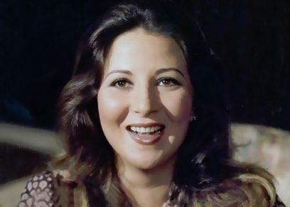 الفنانة بوسي
