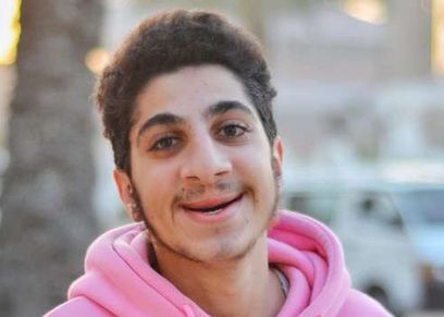 الطالب أحمد عمر ضحية التنمر
