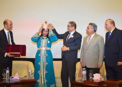 تسليم امينة رضوان تاج كليوبترا العرب