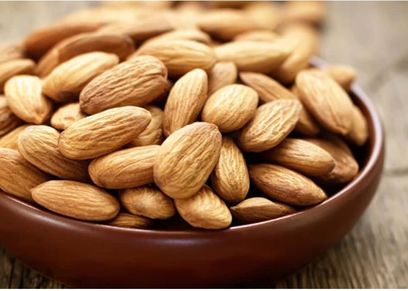 فوائد اللوز للمرأة