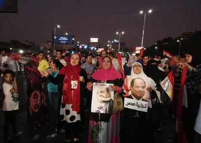 المرأة تحتل الصفوف الاولى لدعم الدولة