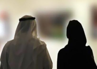 قاضي يصلح بين رجل وإمرأة في مكة