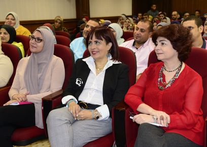 الدكتورة عزة العشماوي
