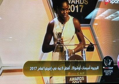 أسيسات أوشوالا أفضل لاعبة في إفريقيا