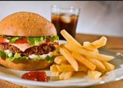 طعمة تجنب تناولها لطفلك أثناء السفر