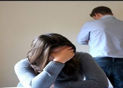 مدمنة و مريضة بالإيدز تقيم علاقة جنسية مع متزوج لنقل العدوى له: