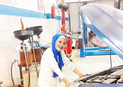 طبيبة السيارات ولاء فرغلي