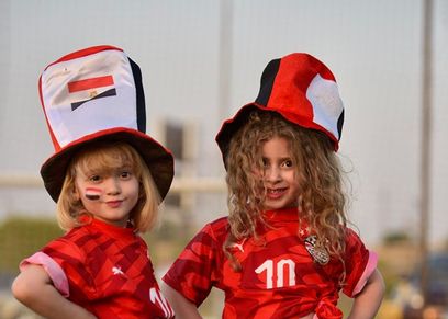 جلسة تصوير للأطفال لتشجيع المنتخب الوطني..