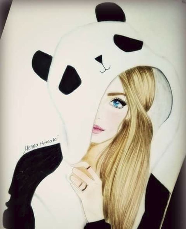 منة الله.. تهوى رسم شخصيات بنات من خيالها وتخطط لرسم شخصيتها بتفاصيل يومها