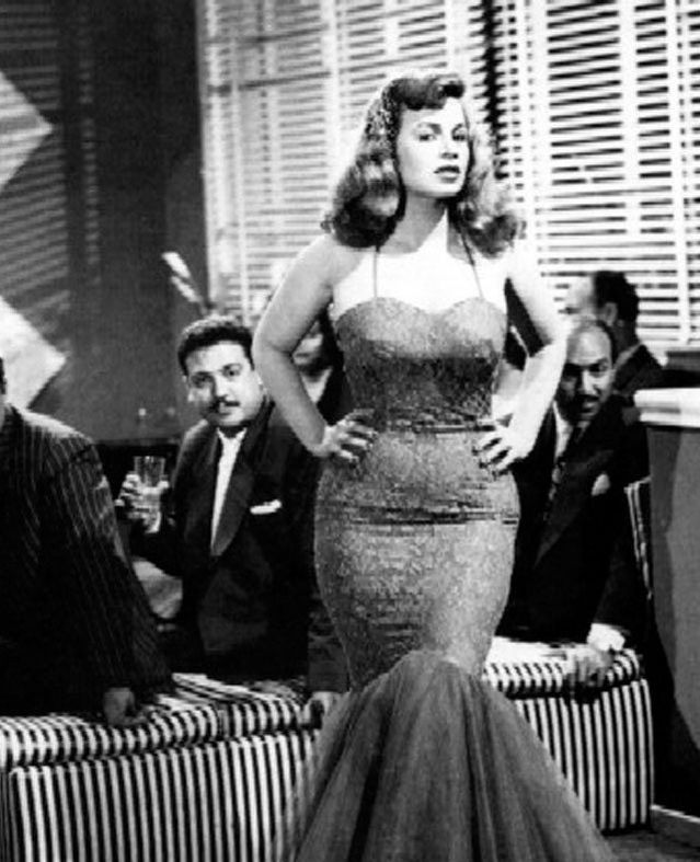50 صورة لأيقونة الجمال هند رستم.. هكذا كانت ملكة الإغراء