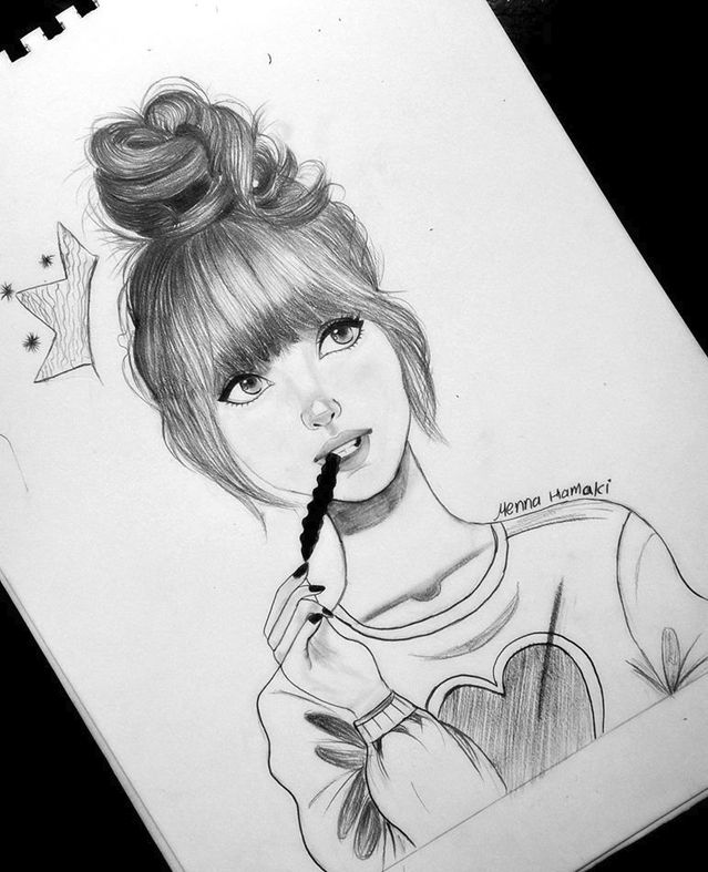 منة الله.. تهوى رسم شخصيات بنات من خيالها وتخطط لرسم شخصيتها بتفاصيل يومها