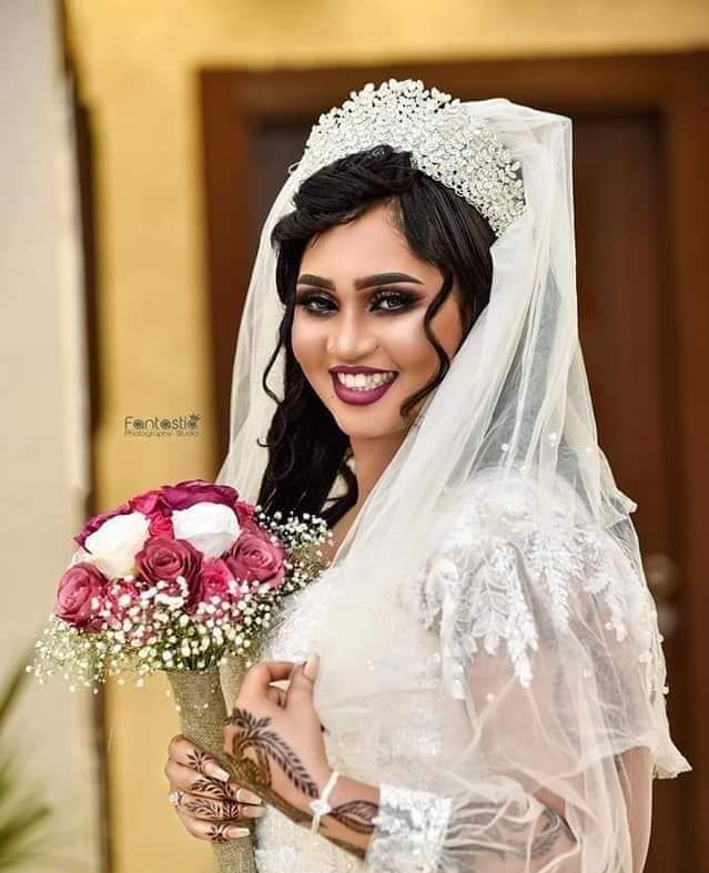 فنانة سودانية تقضي شهر العسل في «البراجيل»: اتزفت في مطار القاهرة