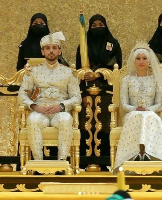 ملابس مزينة بالألماس وقاعة مطلية ذهب.. حفل زفاف أسطوري لابنة السلطان حسن