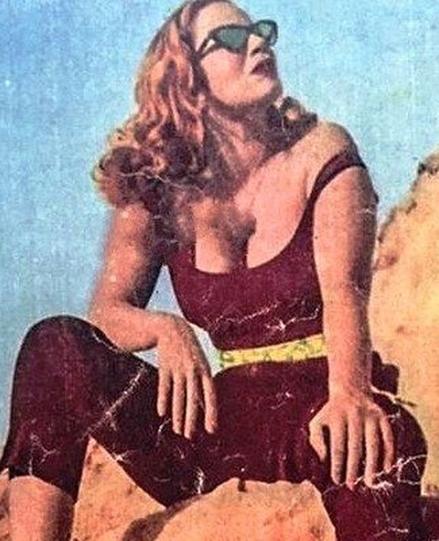 50 صورة لأيقونة الجمال هند رستم.. هكذا كانت ملكة الإغراء