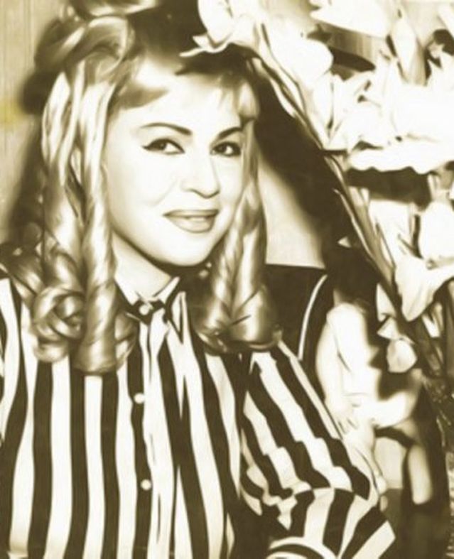 50 صورة لأيقونة الجمال هند رستم.. هكذا كانت ملكة الإغراء