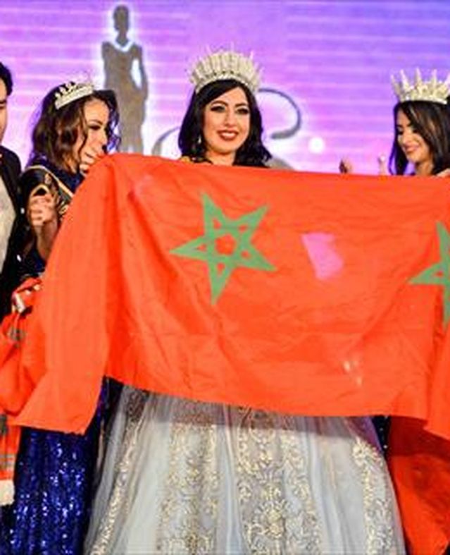 لحظة تتويج المغربية شيرين حسني بلقب ملكة جمال العرب 2018