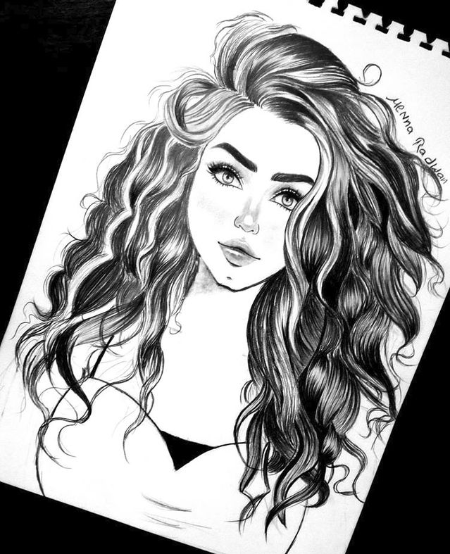 منة الله.. تهوى رسم شخصيات بنات من خيالها وتخطط لرسم شخصيتها بتفاصيل يومها