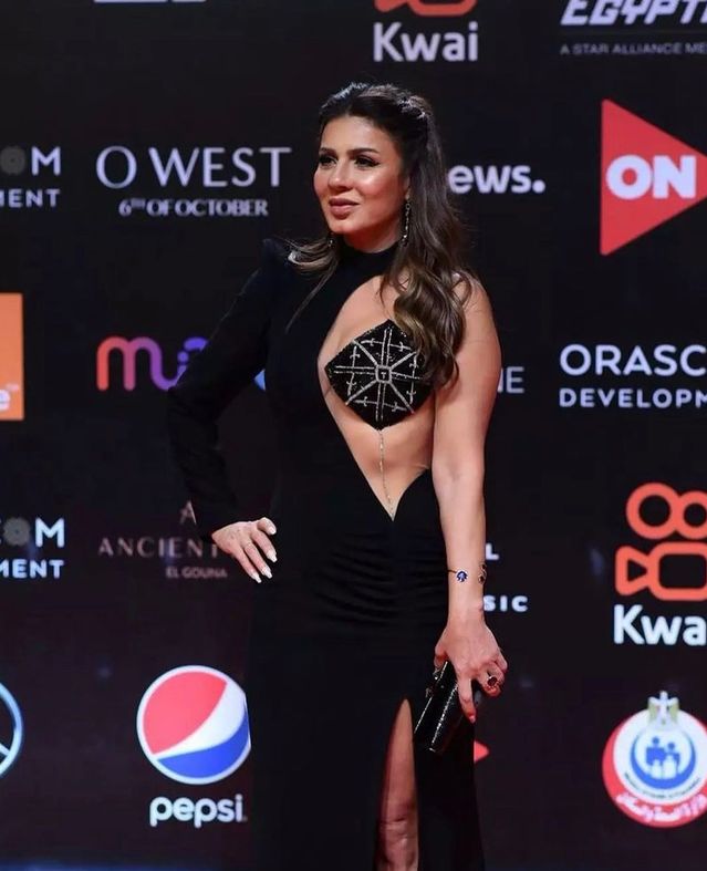 إطلالات النجمات في افتتاح مهرجان الجونة 2021