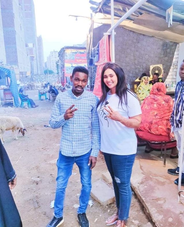 فنانة سودانية تقضي شهر العسل في «البراجيل»: اتزفت في مطار القاهرة