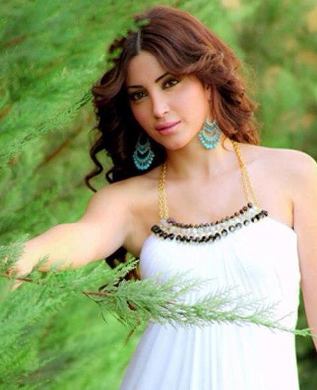بالصور| 50 إطلالة جذابة للفنانة نسرين طافش
