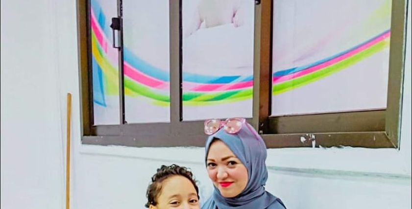 نشوى أمين وابنها مروان